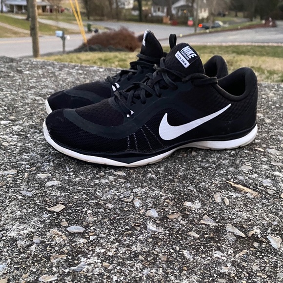 Nike Shoes - Nike Flex TR 6 Training Shoes